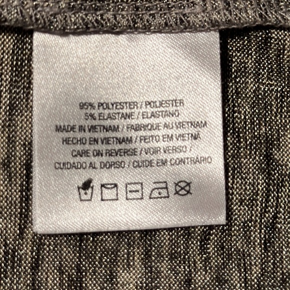 T Tahari Women’s Cowl Neck Top Size Medium. - Picture 6 of 6